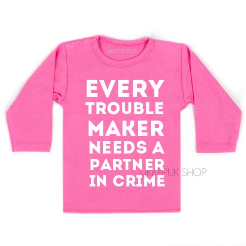 shirt-partner-in-crime-troublemaker-grote-broer-zus-kind-peuter-kleuter-roze
