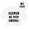 shirt-verjaardag-hieperdepiep-hoera-hieper-de-piep-jarig-feest-kleuter-peuter-voor-achterkant-wit